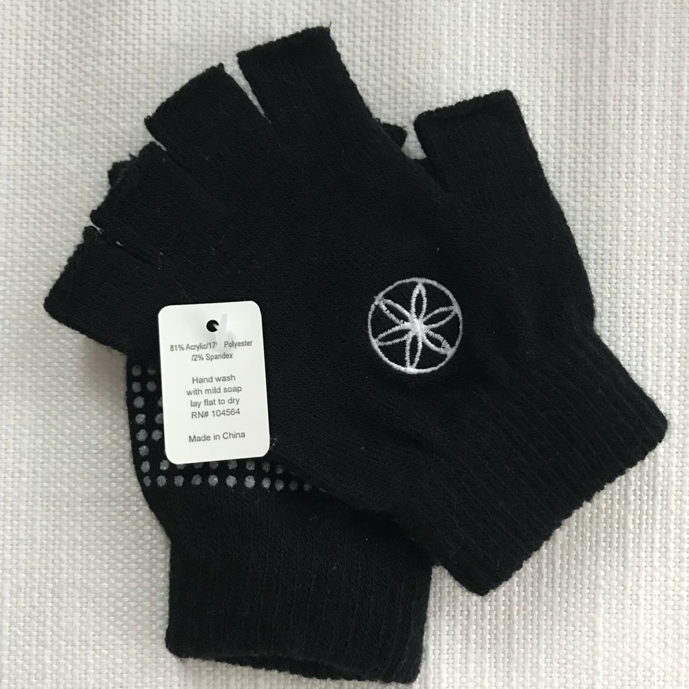 NWT Gaiam Yoga Grippy Gloves